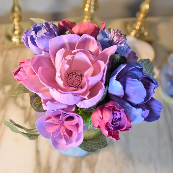 Bright cheerful and fun! Woman in hat planter/vase w/Sola wood flowers - Picture 6 of 10